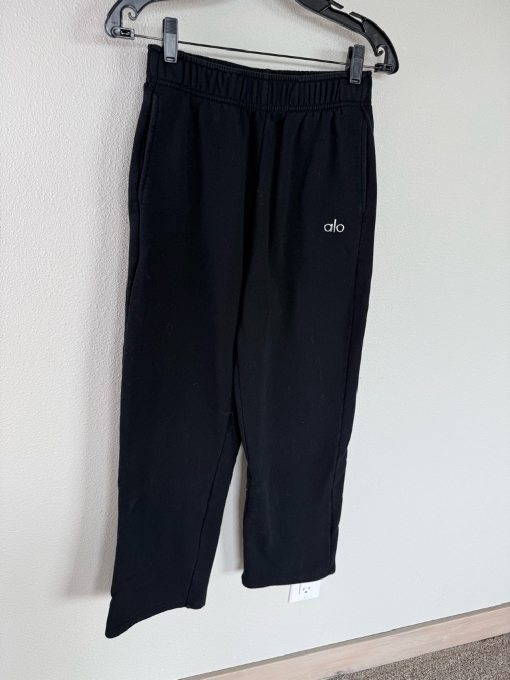 ALO Yoga Accolade Sweatpant Jogger Pant Black Unisex Casual Athleisure Women XS - Picture 3 of 13